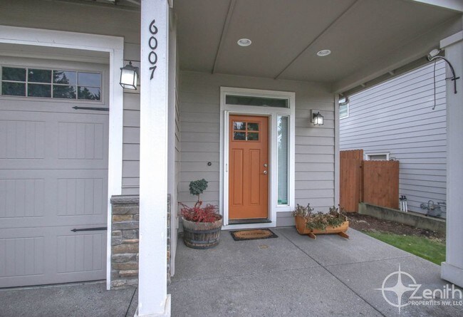 Building Photo - 6007 NE 57th Ave