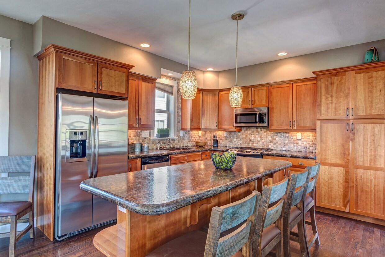 Foto principal - 88 Midnight Sun Rd