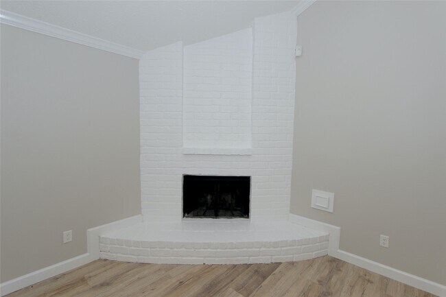 Foto del edificio - 3019 Jenny Dr