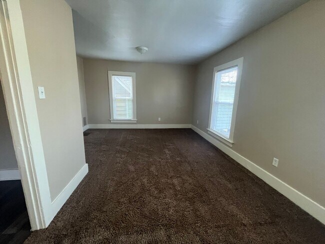 Foto del edificio - 1211 W Packard Ave