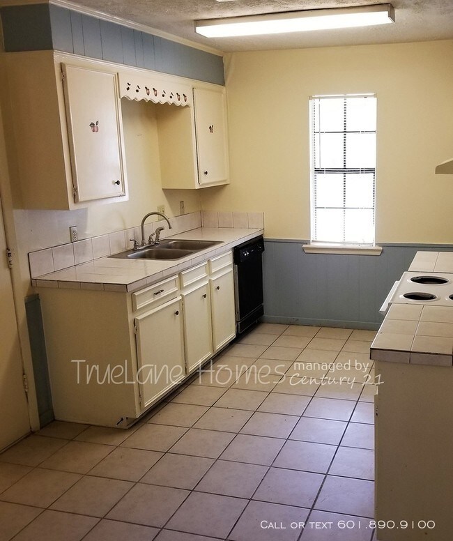 Foto del edificio - 2136 Thousand Oaks Dr