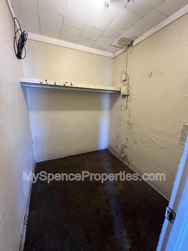Building Photo - 564 W James Lee Blvd