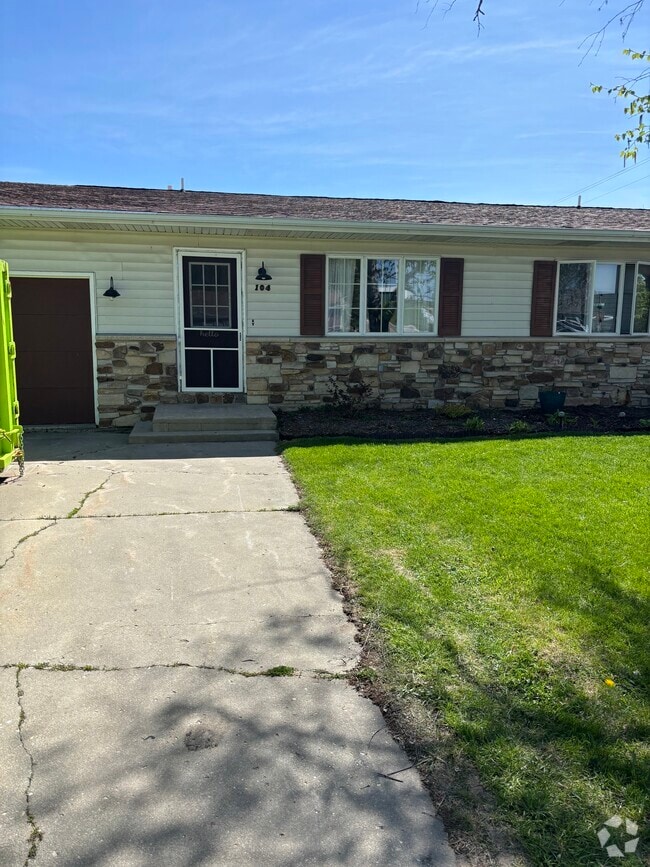 Building Photo - 102 Westgate Dr