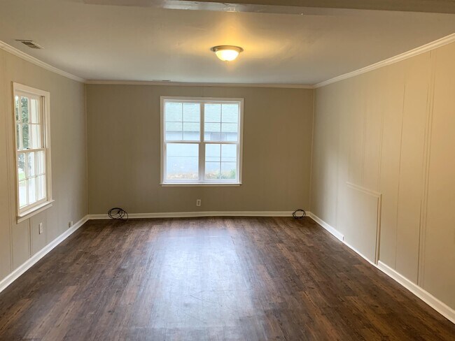 Building Photo - 203 Hammett St Ext