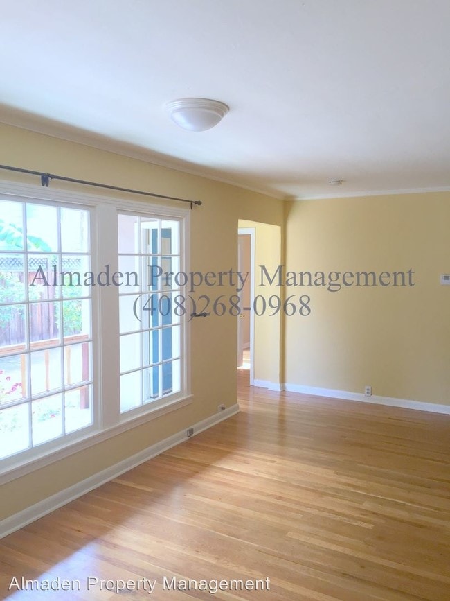 Building Photo - 5 br, 2 bath House - 501 S. 14th St.