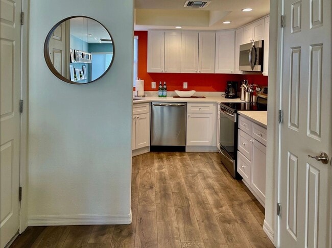 Foto del edificio - Furnished Modern Living at The Greens