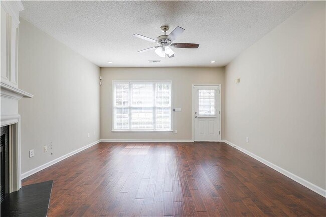 Building Photo - 215 Wellisford Ct