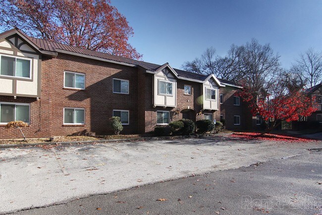 Building Photo - 110 W Ridgewood Ave