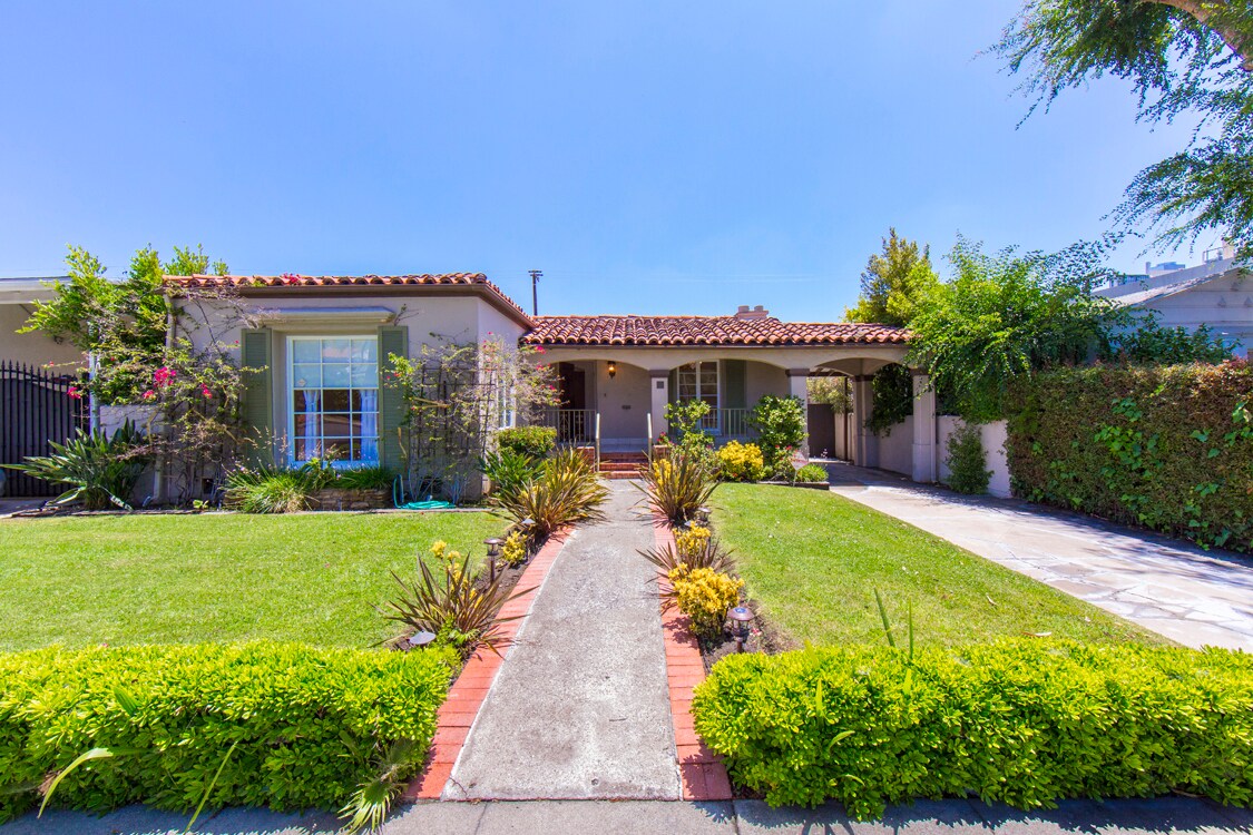 132 N Doheny Dr, Beverly Hills, CA 90211 House Rental in Beverly Hills, CA