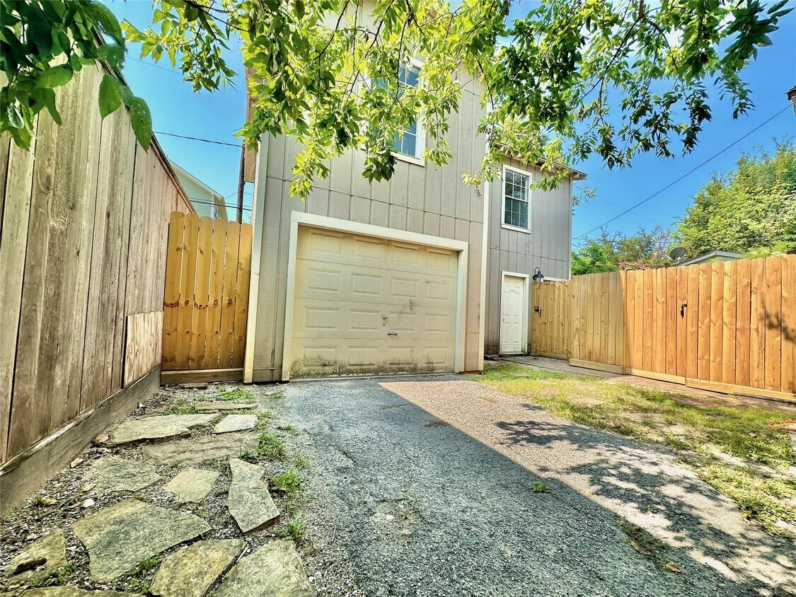 Foto principal - 114 Munford St