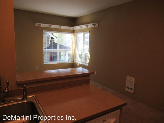 Foto del edificio - 3652 Interlake Ave N
