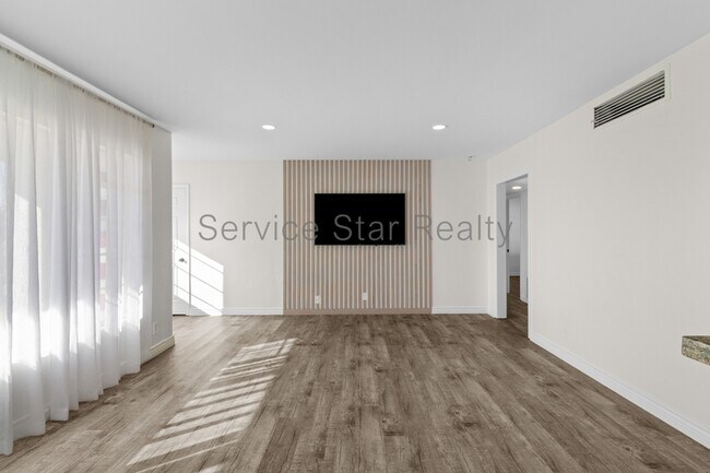 Foto del edificio - 8240 E Edgemont Ave