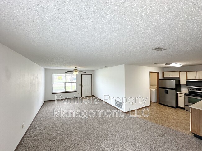 Building Photo - 1661 N Dawn Dr