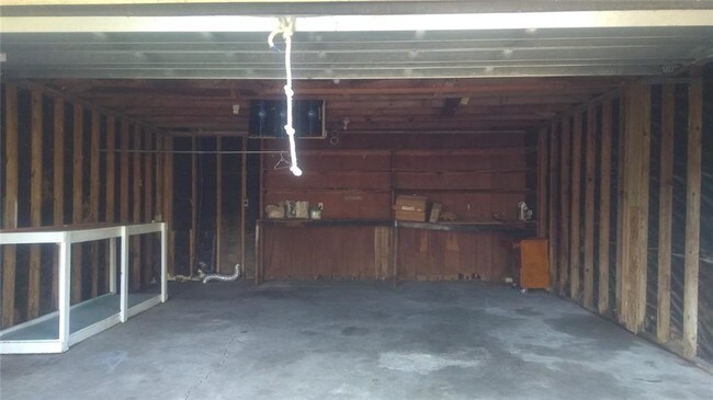 Building Photo - 8189 Stillwell Ln