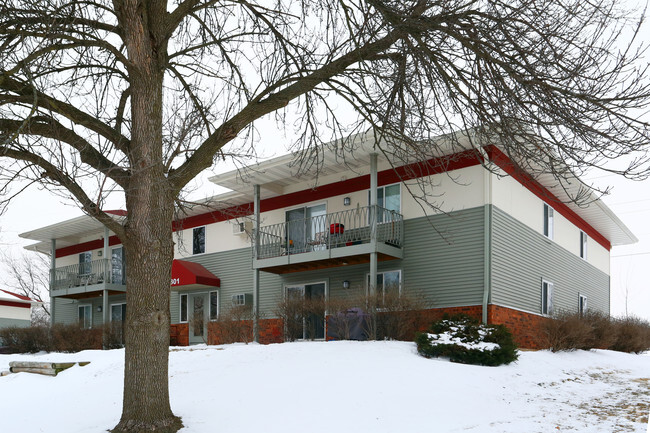 Building Photo - Knightsbridge Road Apartments