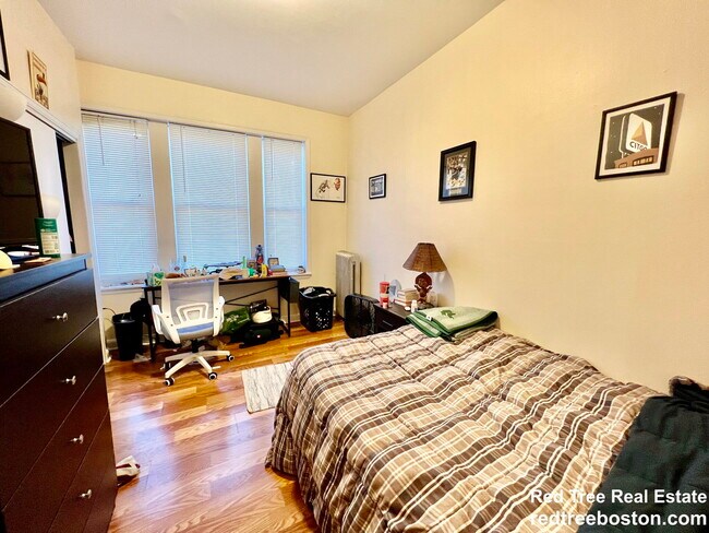 Foto del edificio - 1706 Commonwealth Ave