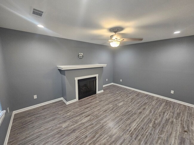 Building Photo - 4 bed 2 bath home in Benton