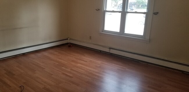 Building Photo - 12 Brock St