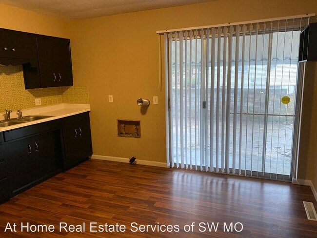 Foto del edificio - 3 br, 1 bath House - 1010 E Catalpa