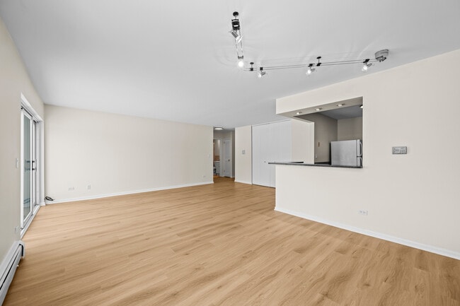 Foto del edificio - 10385 Dearlove Rd