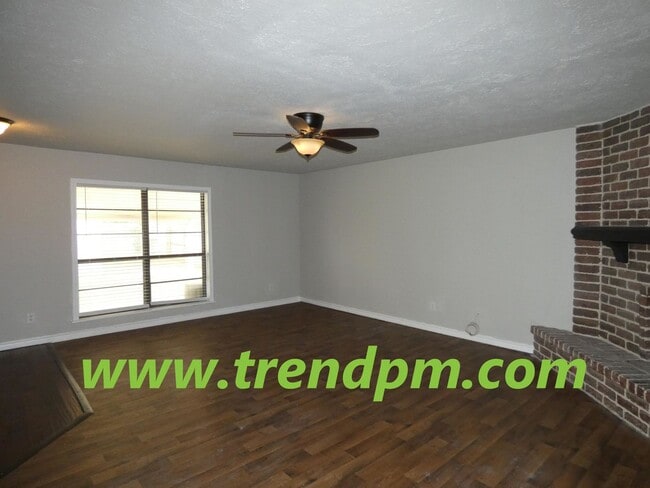 Building Photo - Recently updated 3/2/2 in NRH close to sch...