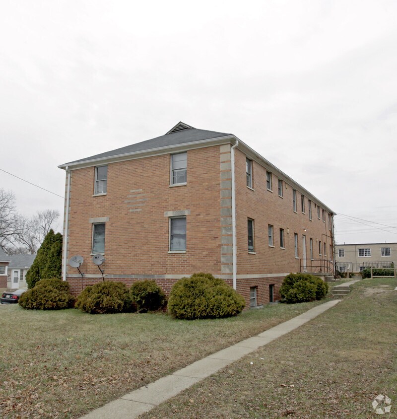 Building Photo - 818 Cherry Dr