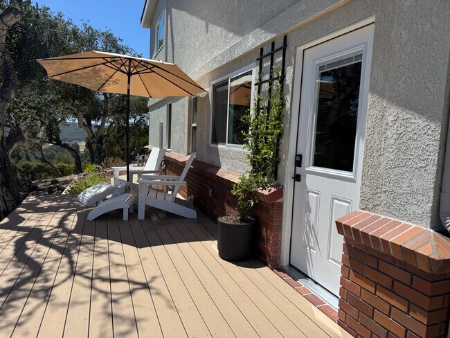 Foto del edificio - 245 Country Hills Ln