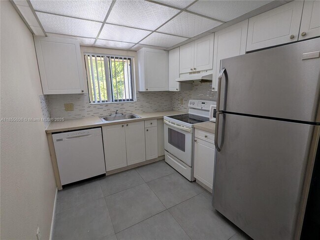 Building Photo - 1025 S Flagler Ave