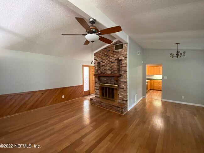 Building Photo - 1301 Kings Rd