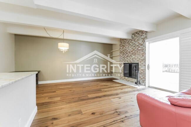 Foto del edificio - 1365 Columbine St