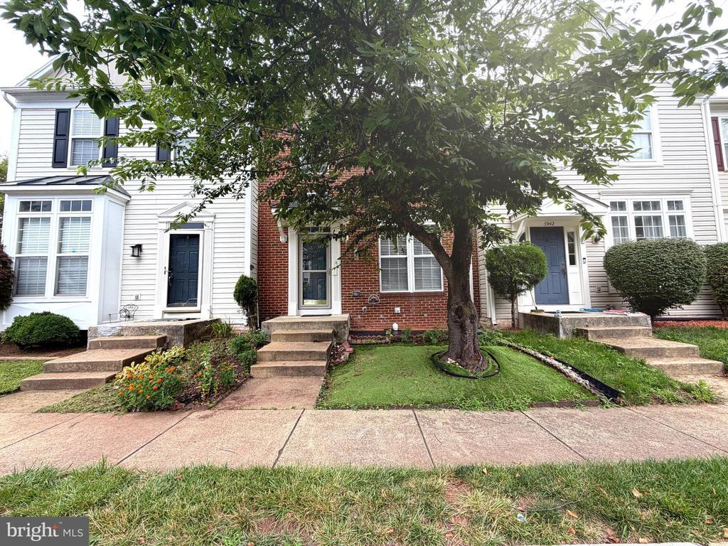 Building Photo - 5944 Raina Dr