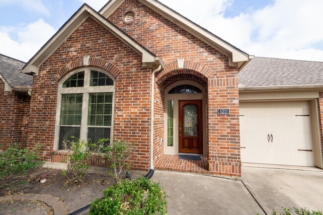 Building Photo - 5211 Belvedere Dr