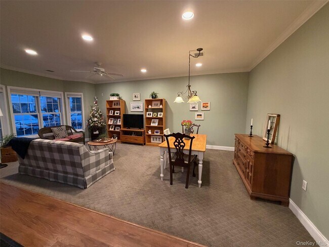 Foto del edificio - 117 Pond View Dr