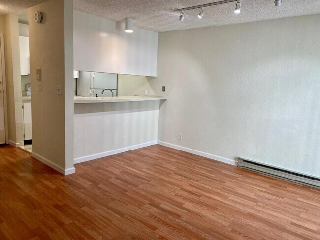 Foto del edificio - 395 Imperial Way