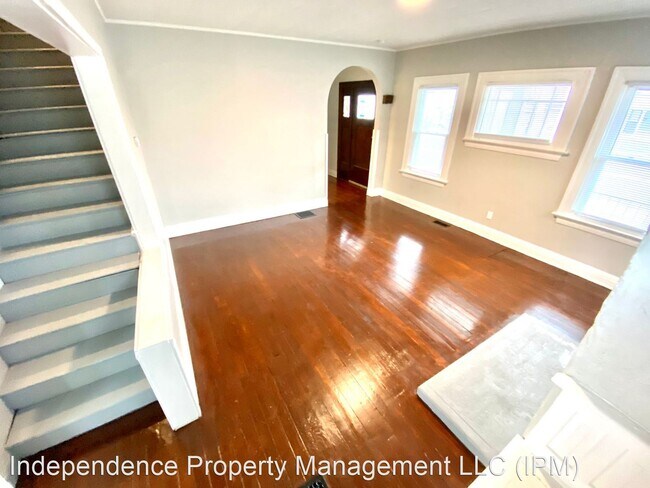 Building Photo - 3 br, 1.5 bath House - 2115 Wayne Ave