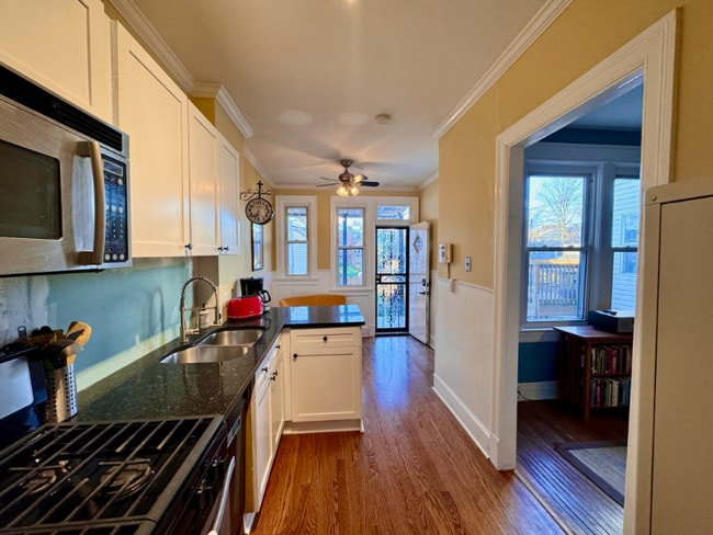 Foto del edificio - 527 Shepherd St NW