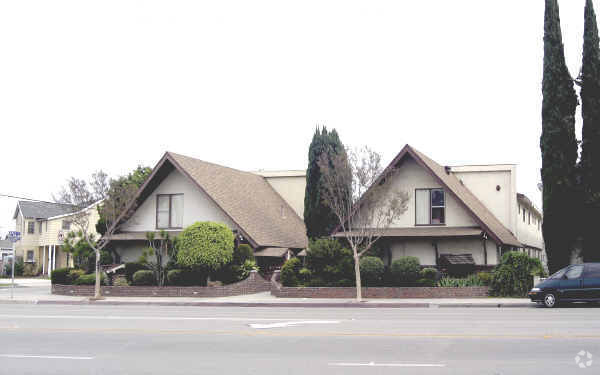 Building Photo - Quiet Park