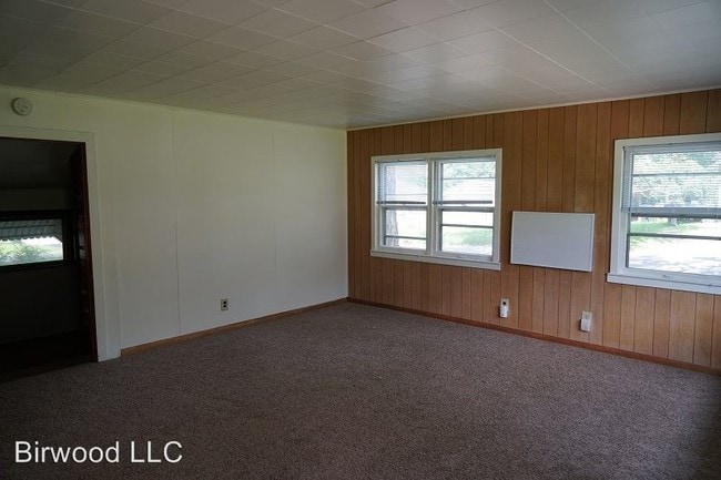 Building Photo - 2 br, 1 bath House - 210 E Lakeview Ave