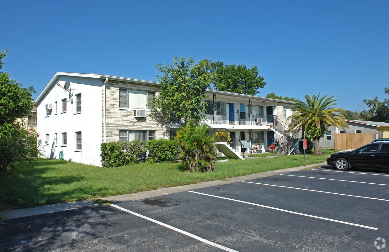 Primary Photo - 404 S Mercury Ave