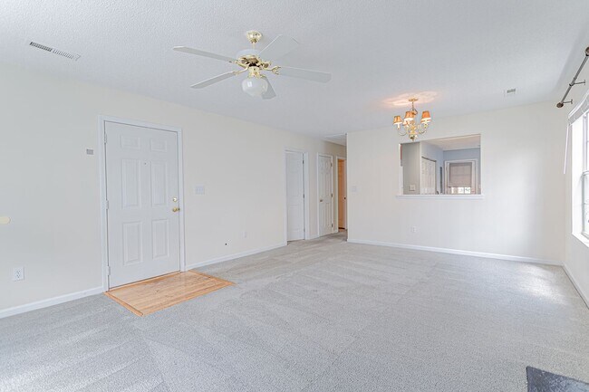 Building Photo - Townhome in Greer, Riverside Schools