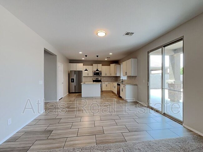 Foto del edificio - 2110 S 118th Ave