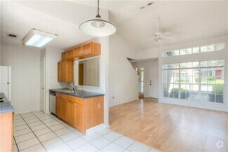 Building Photo - 1015 E Yager Ln