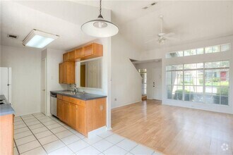 Building Photo - 1015 E Yager Ln