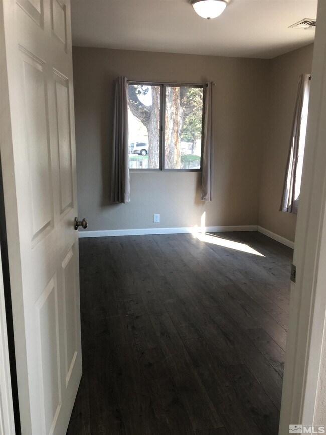 Foto del edificio - 905 Mauldin Ln