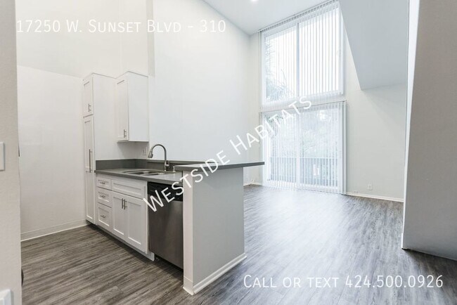 Building Photo - 17250 Sunset - Gorgeous, fully renovated b...