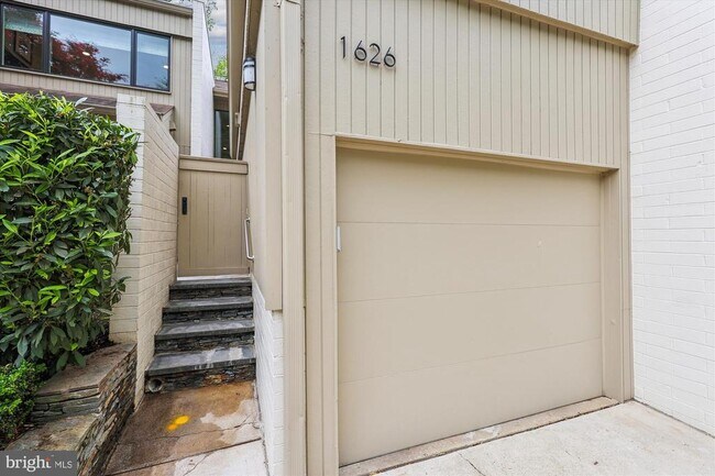 Foto del edificio - 1626 Waters Edge Ln