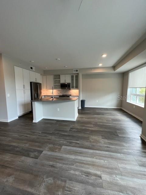 Foto del edificio - 221-TH210 NE Ivanhoe Blvd