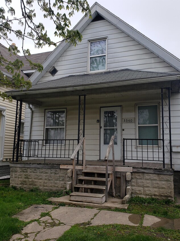 Primary Photo - 3340 Maple St