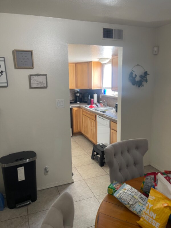 Foto del edificio - 6005 Fortuna Rd NW