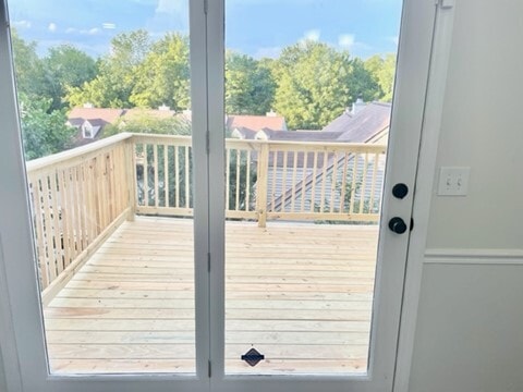 Walk out dock from Eat in Kitchen - rooftop view - 302 Deerpoint Dr